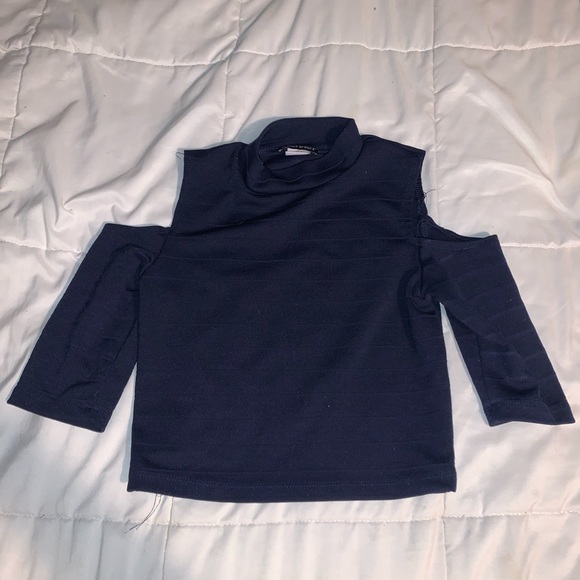 Top - Picture 2 of 2